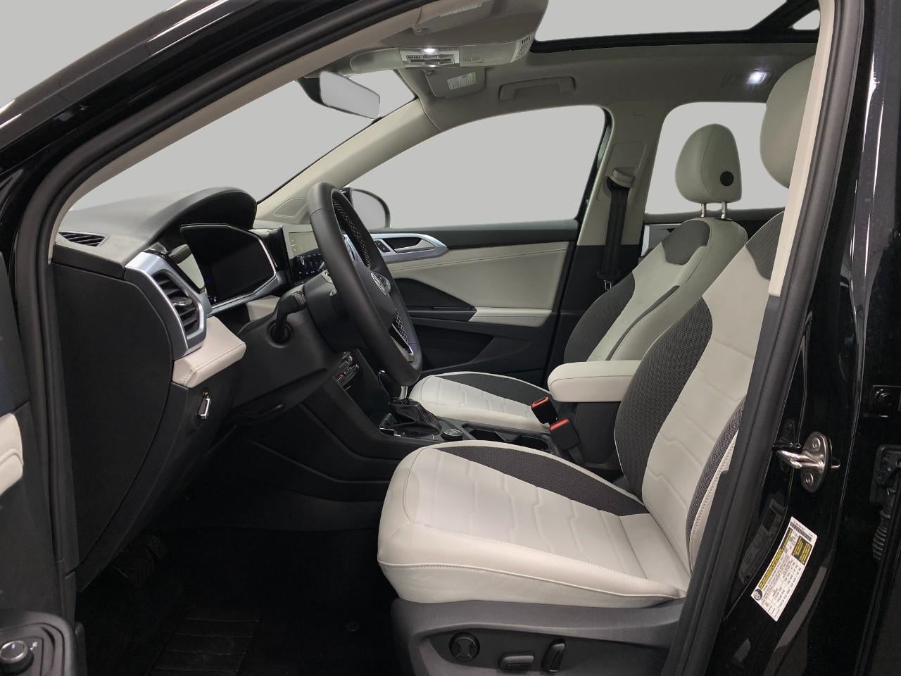 2026 Volkswagen Taos SE 4MOTION