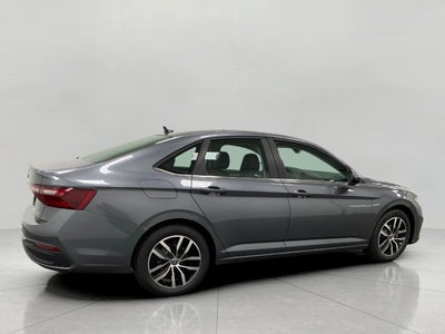 2025 Volkswagen Jetta SE Auto