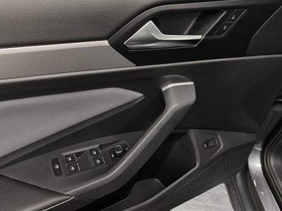 2025 Volkswagen Jetta SE Auto