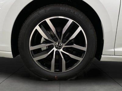 2025 Volkswagen Jetta SE Auto