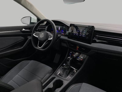 2025 Volkswagen Jetta SE Auto