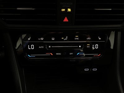 2025 Volkswagen Jetta SE Auto