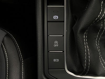 2025 Volkswagen Jetta SE Auto