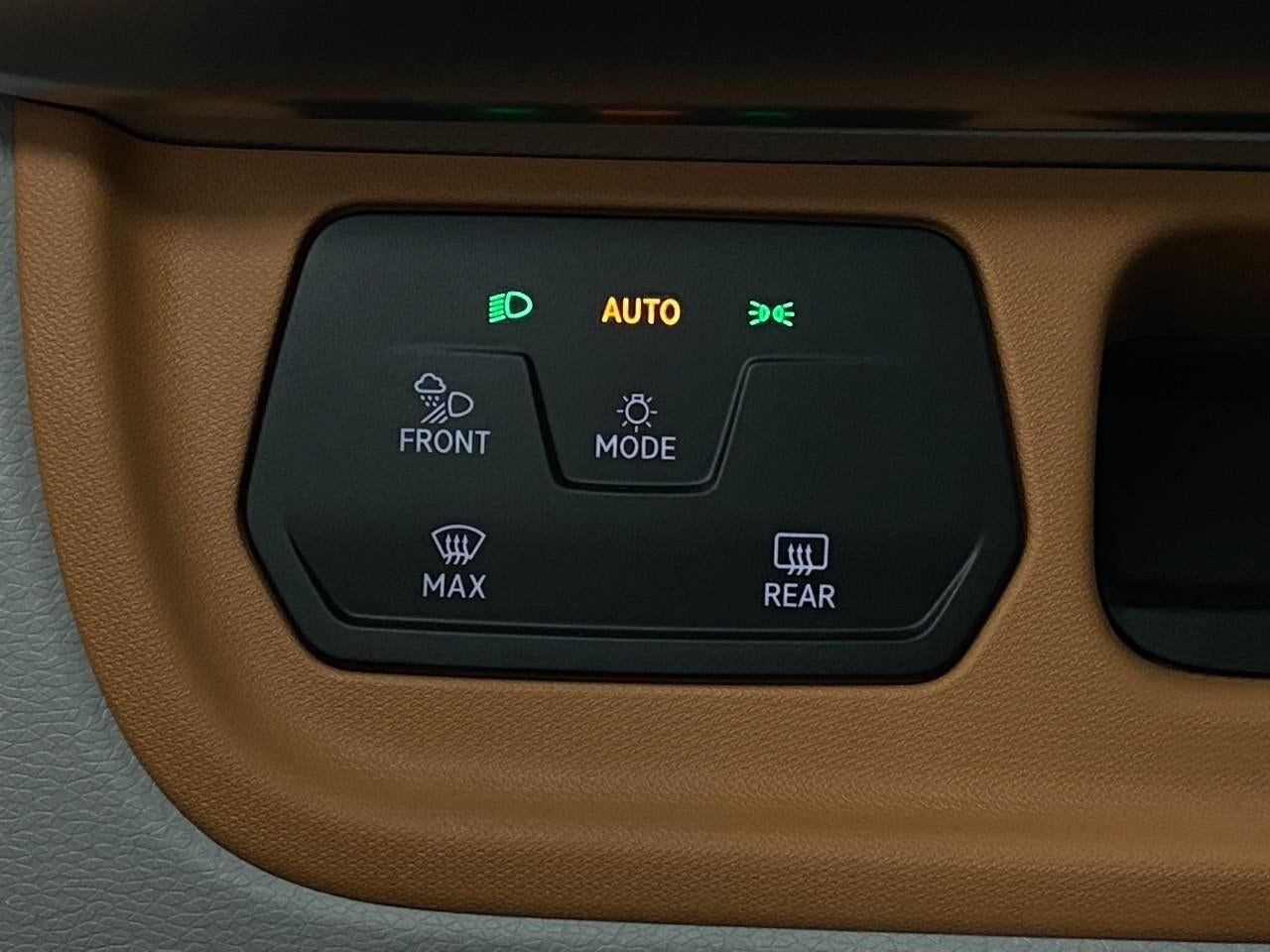 2025 Volkswagen ID. Buzz 1st Edition 4MOTION w/Two-Tone