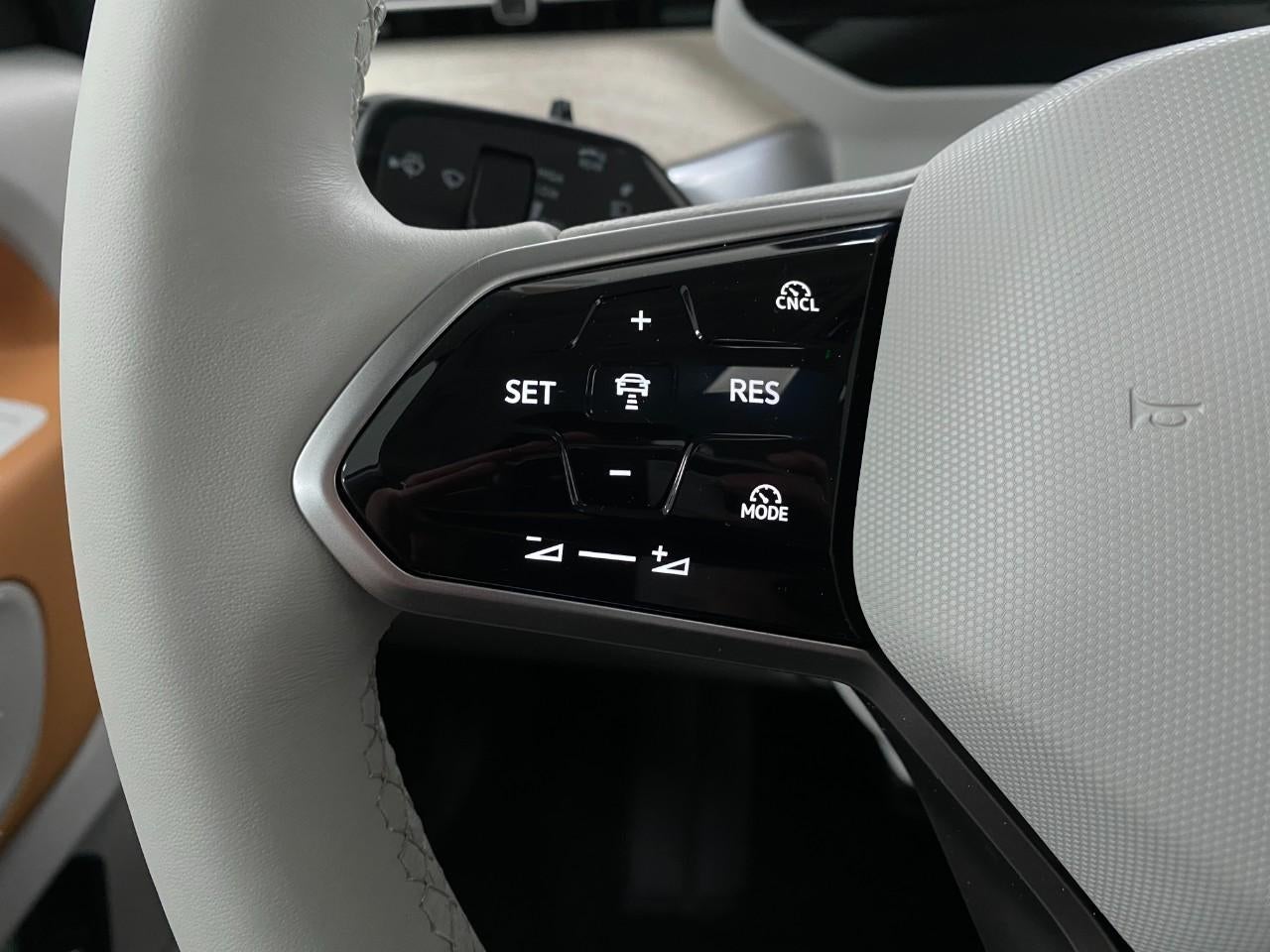 2025 Volkswagen ID. Buzz 1st Edition 4MOTION w/Two-Tone