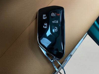 2025 Volkswagen ID. Buzz 1st Edition 4MOTION w/Two-Tone