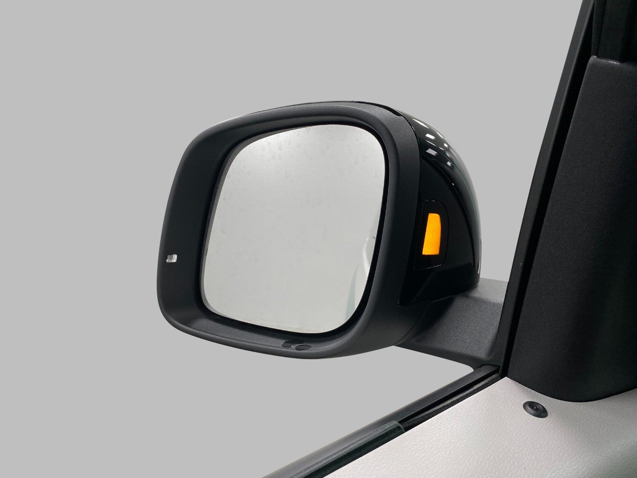 2025 Volkswagen ID. Buzz Pro S Plus 4MOTION w/Two-Tone