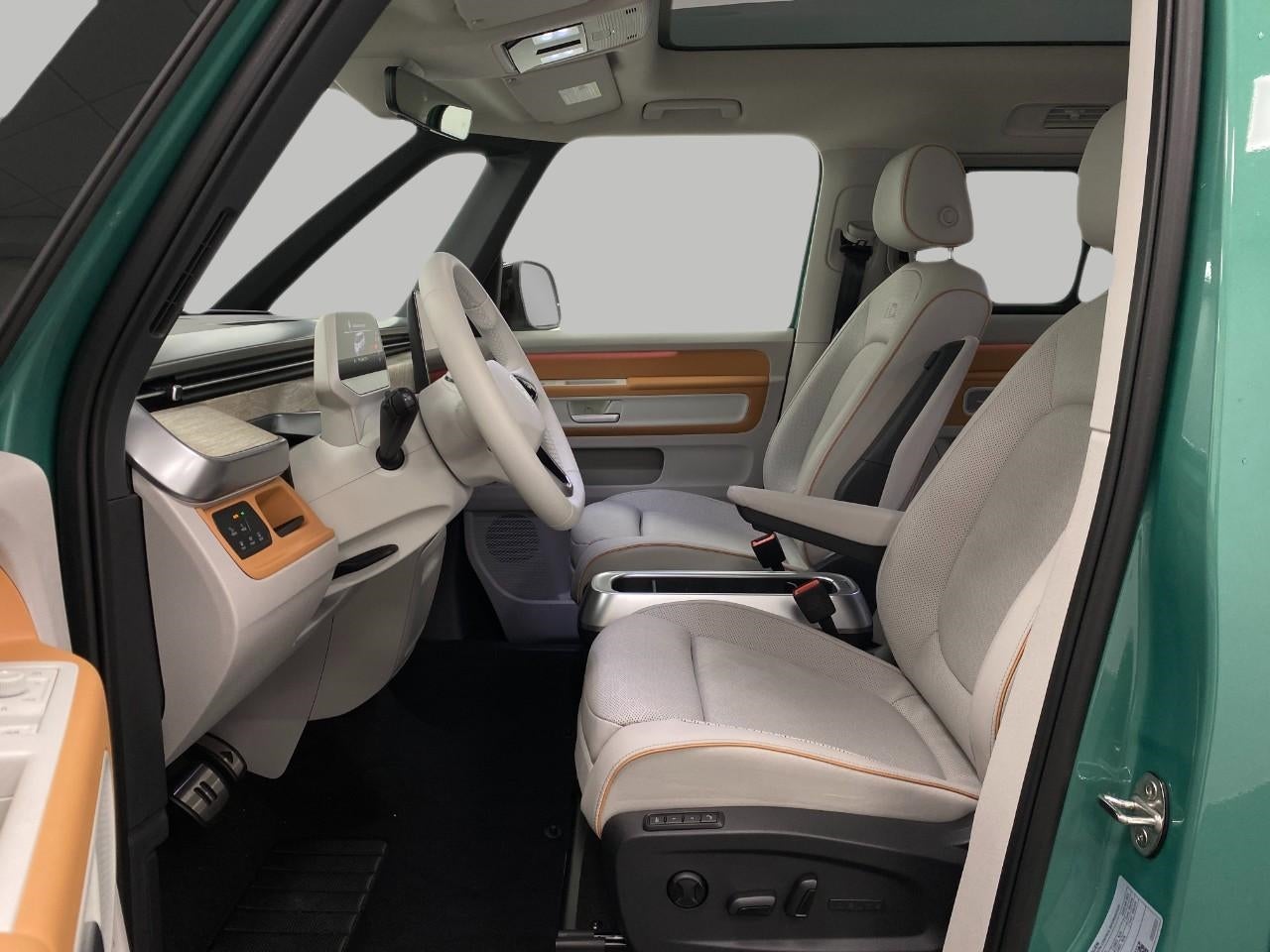 2025 Volkswagen ID. Buzz Pro S Plus 4MOTION w/Two-Tone