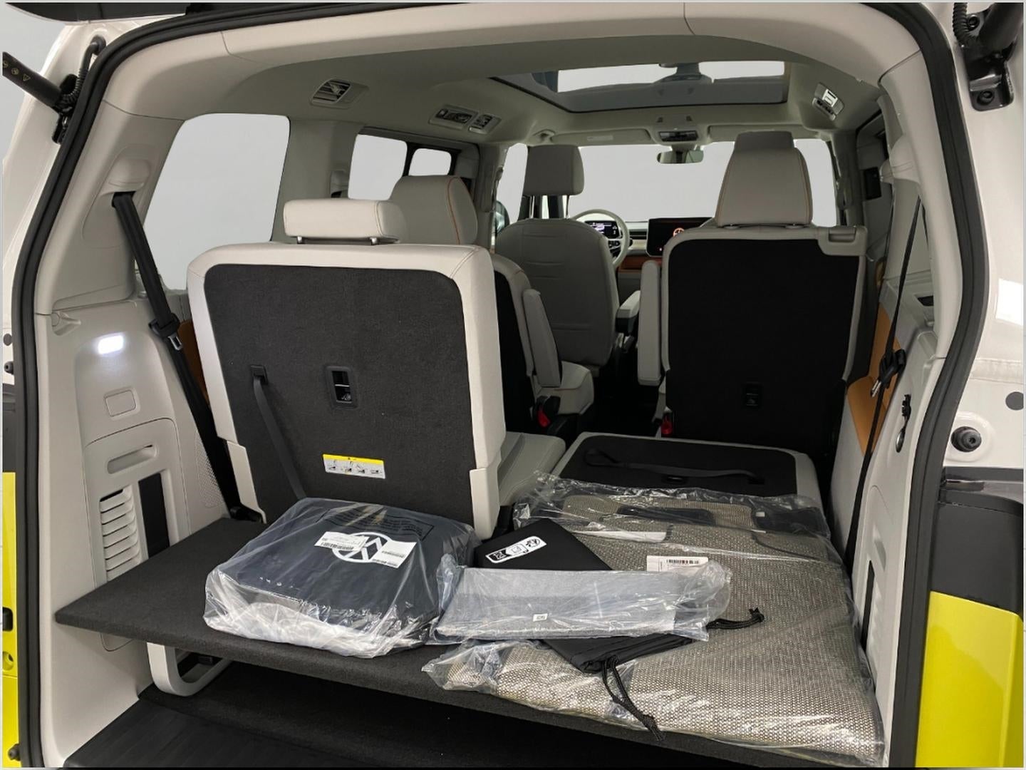 2025 Volkswagen ID. Buzz Pro S Plus 4MOTION w/Two-Tone