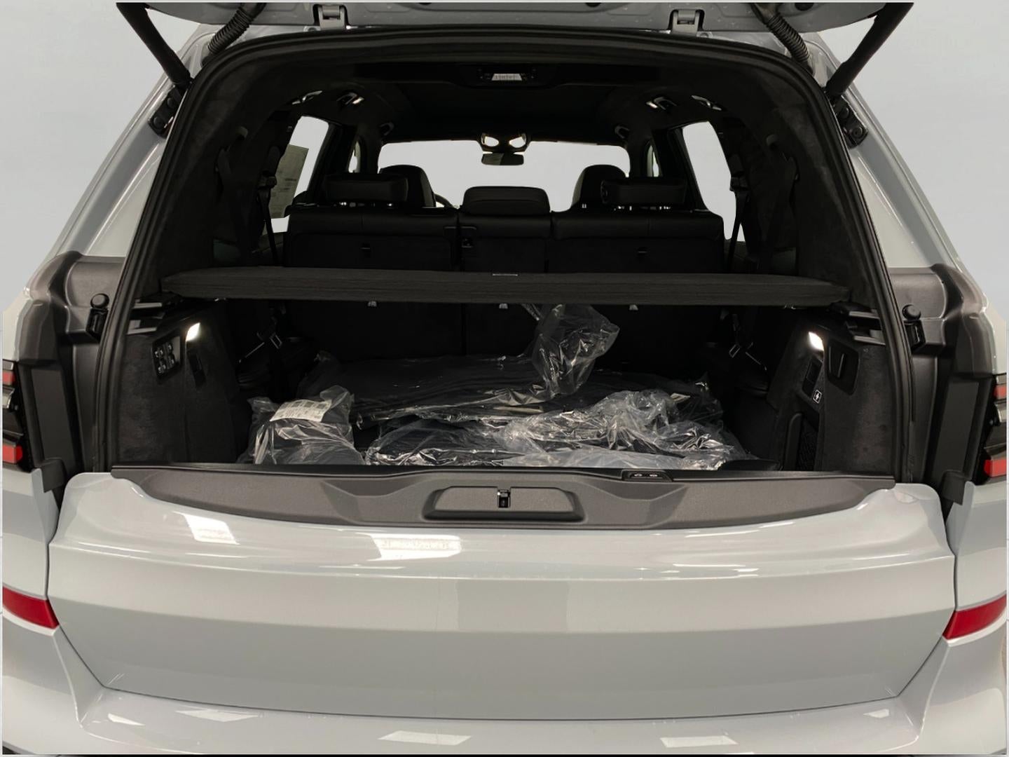 2026 BMW X7 xDrive40i Sports Activity Vehicle