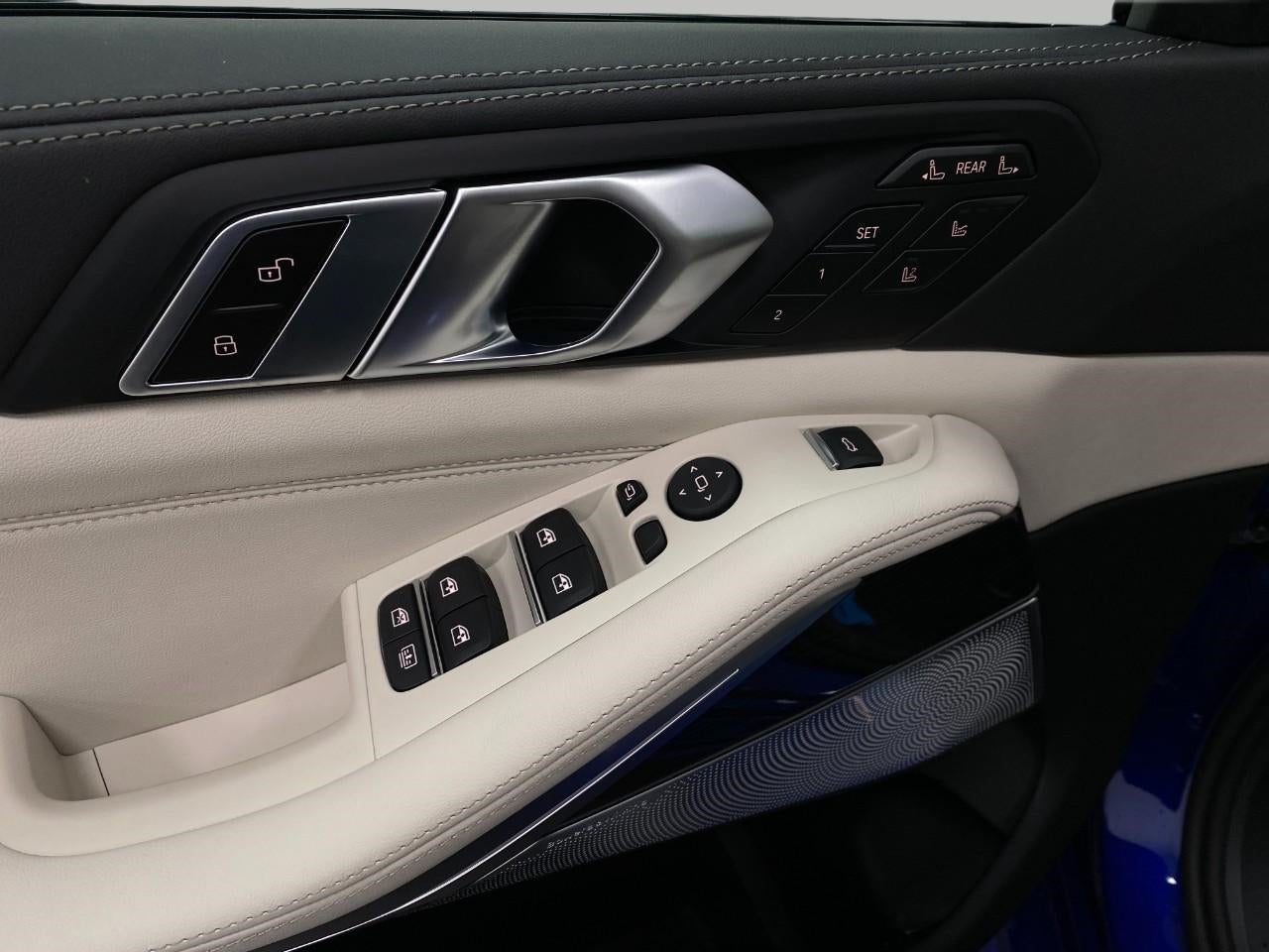 2026 BMW X7 M60i Sports Activity Vehicle