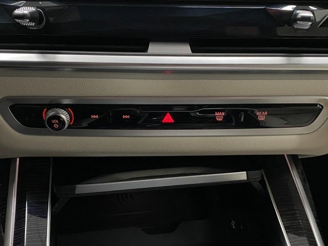 2026 BMW X7 M60i Sports Activity Vehicle