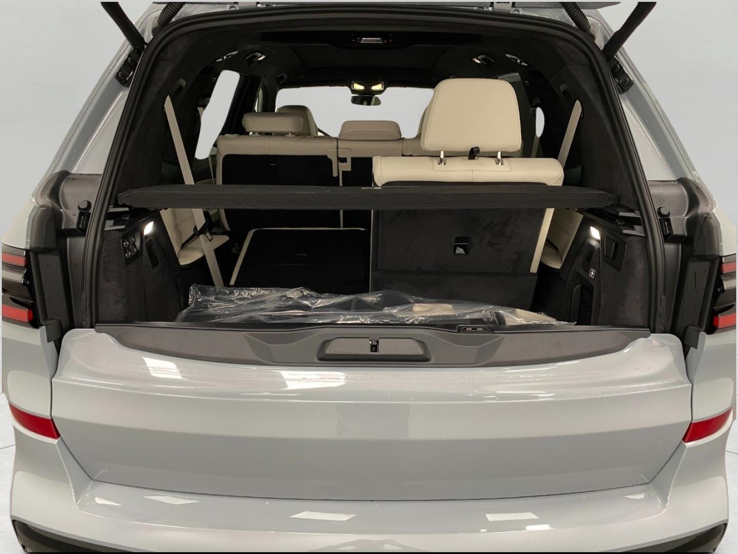 2026 BMW X7 M60i Sports Activity Vehicle