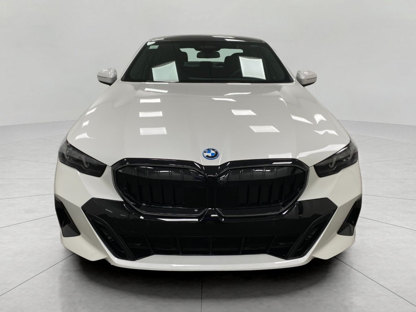 2026 BMW 550e 550e xDrive Sedan