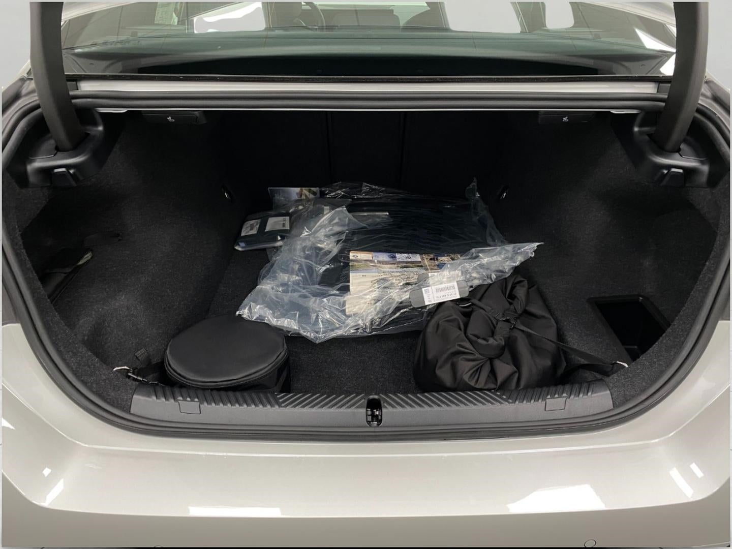 2026 BMW 550e 550e xDrive Sedan