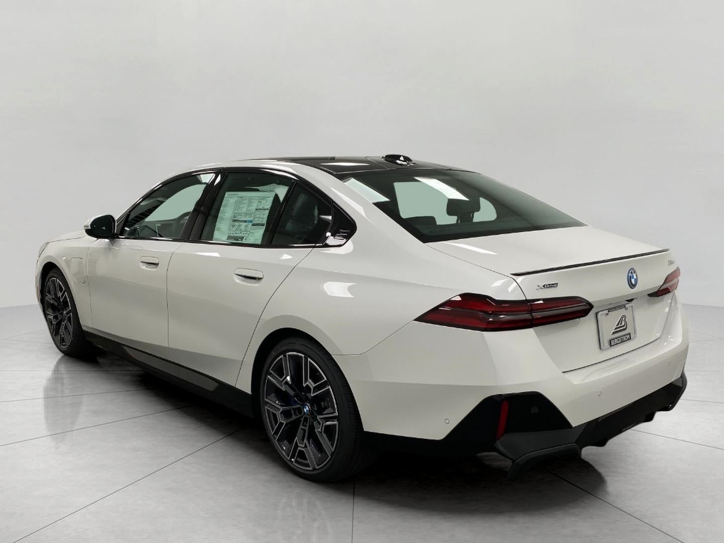 2026 BMW 550e 550e xDrive Sedan