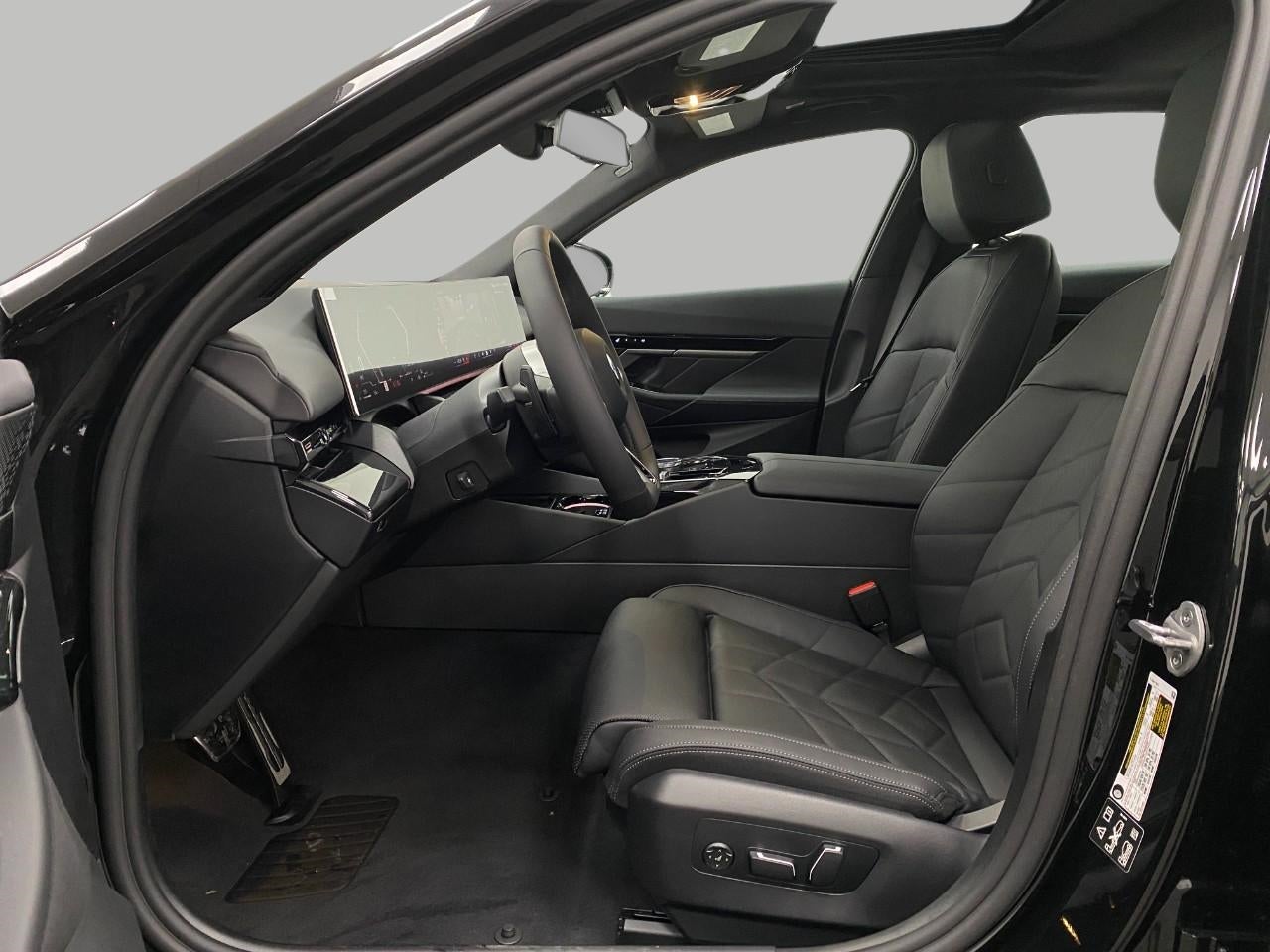 2026 BMW 530i 530i xDrive Sedan