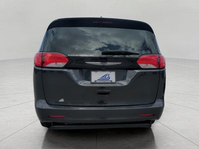 2024 Chrysler Voyager LX