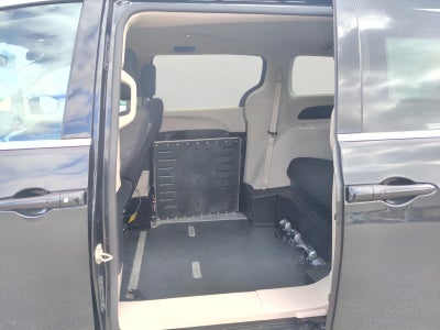 2024 Chrysler Voyager LX