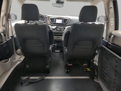 2024 Chrysler Voyager LX