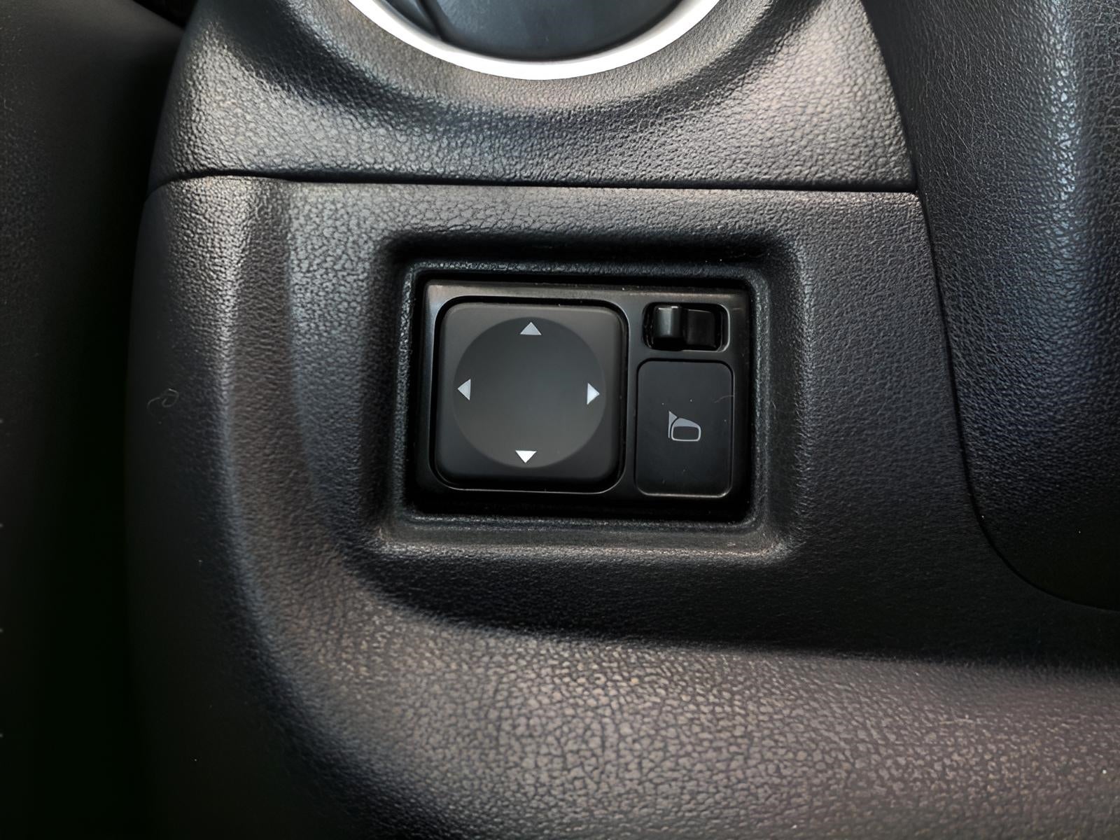 2016 Nissan Versa SV