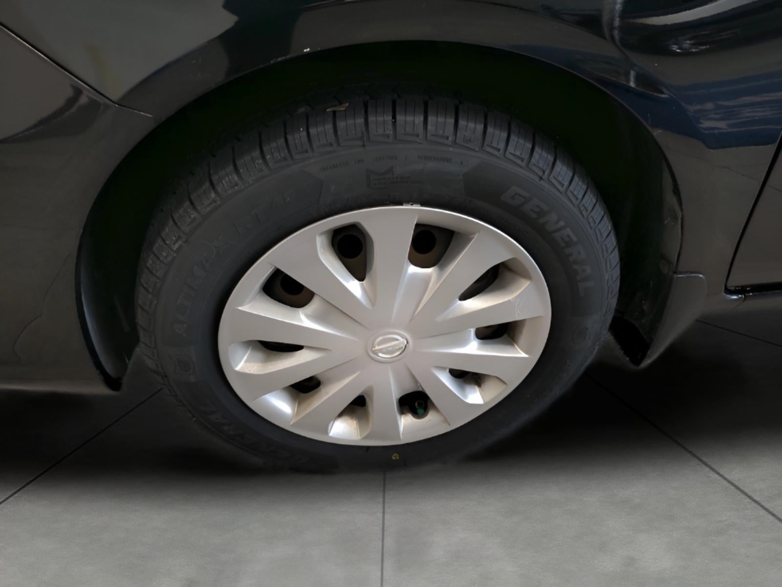 2016 Nissan Versa SV