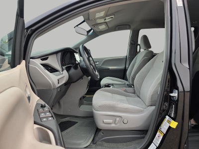 2017 Toyota Sienna LE
