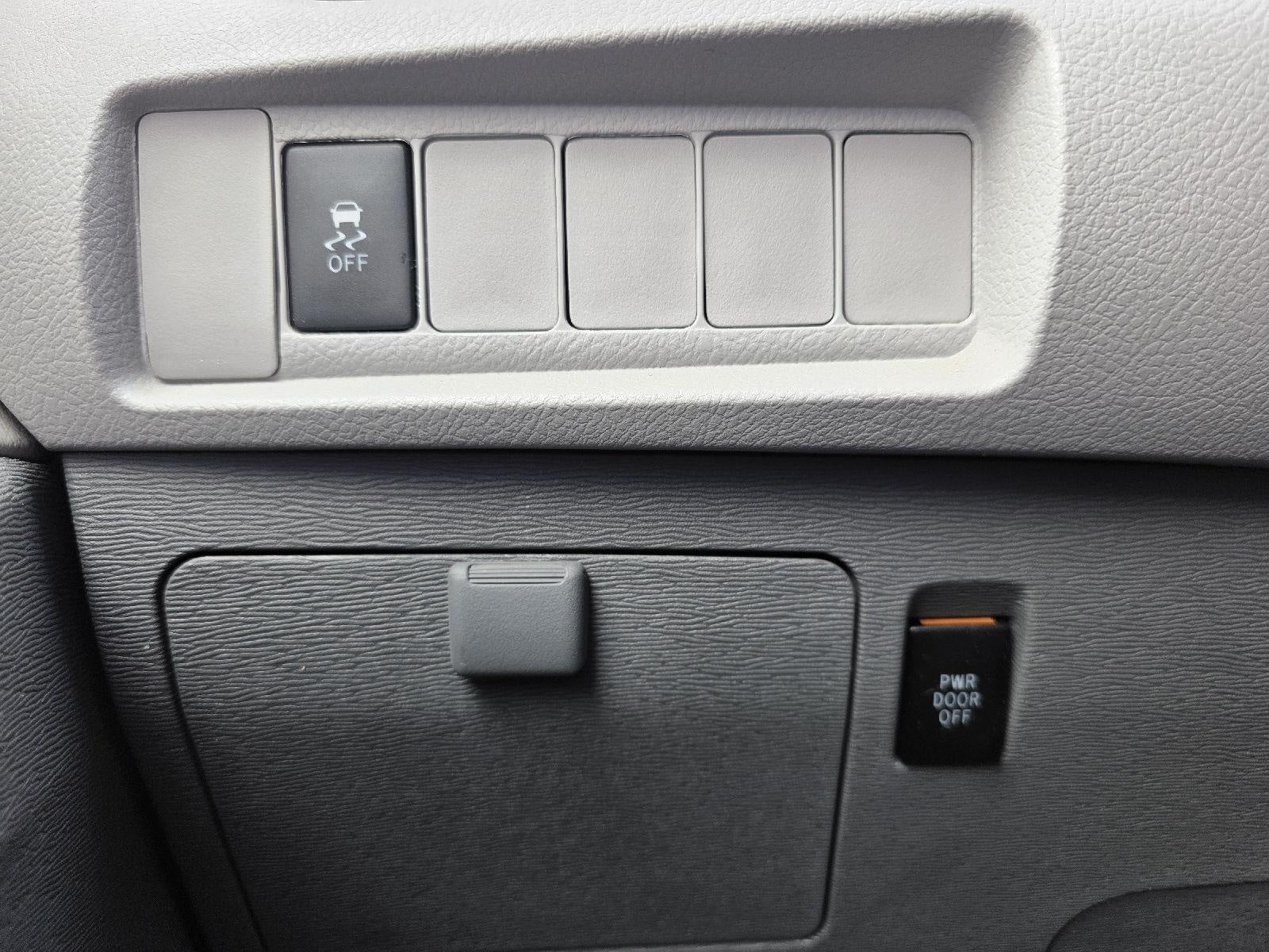 2017 Toyota Sienna LE