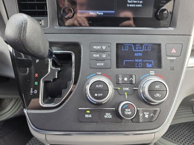 2017 Toyota Sienna LE