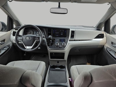 2017 Toyota Sienna LE