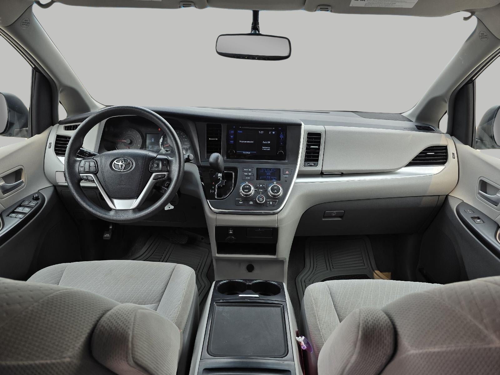 2017 Toyota Sienna LE
