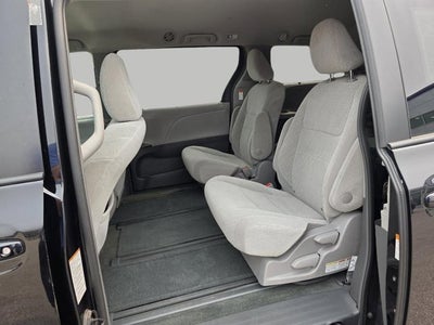 2017 Toyota Sienna LE