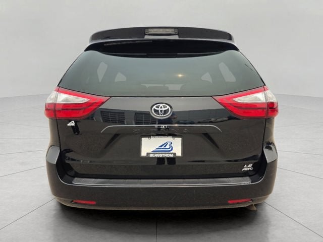 2017 Toyota Sienna LE