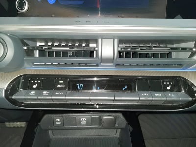 2023 Toyota Prius LE