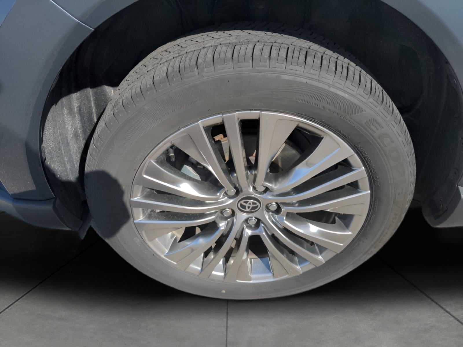 2024 Toyota Venza LE