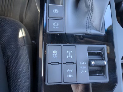 2025 Toyota Land Cruiser 4WD (Natl)