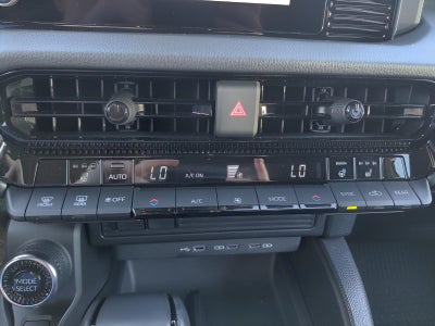 2025 Toyota Land Cruiser 4WD (Natl)