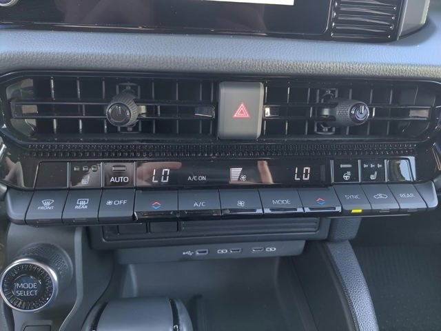 2025 Toyota Land Cruiser 4WD (Natl)