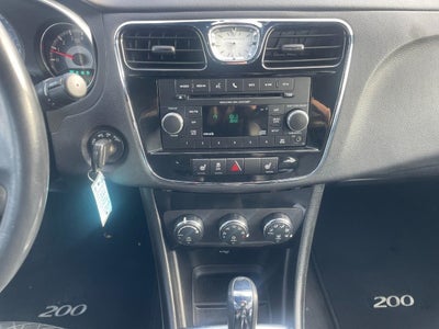 2013 Chrysler 200 4dr Sdn Limited