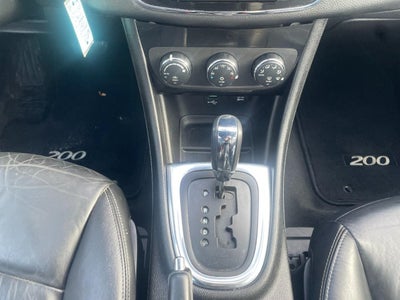 2013 Chrysler 200 4dr Sdn Limited