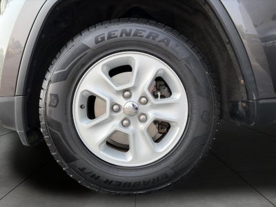 2014 Jeep Grand Cherokee 4WD 4dr Laredo