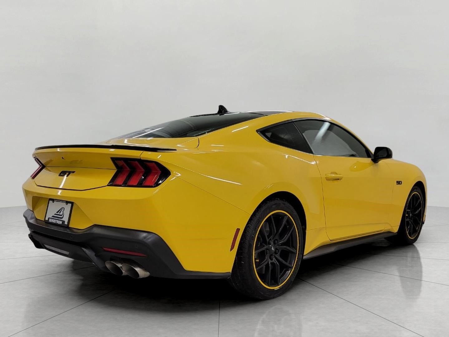 2024 Ford MUSTANG COUPE