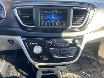 2021 Chrysler Voyager LXI FWD