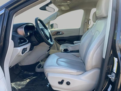 2021 Chrysler Voyager LXI FWD