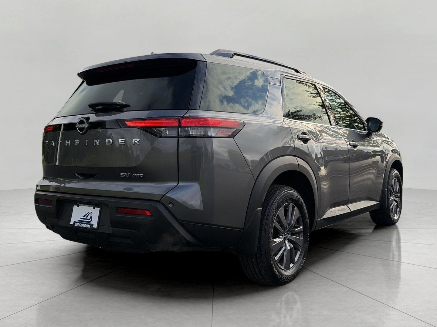 2023 Nissan Pathfinder SV 4WD