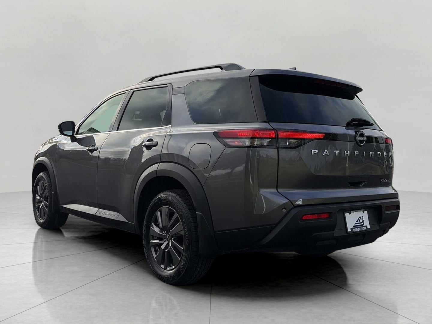 2023 Nissan Pathfinder SV 4WD