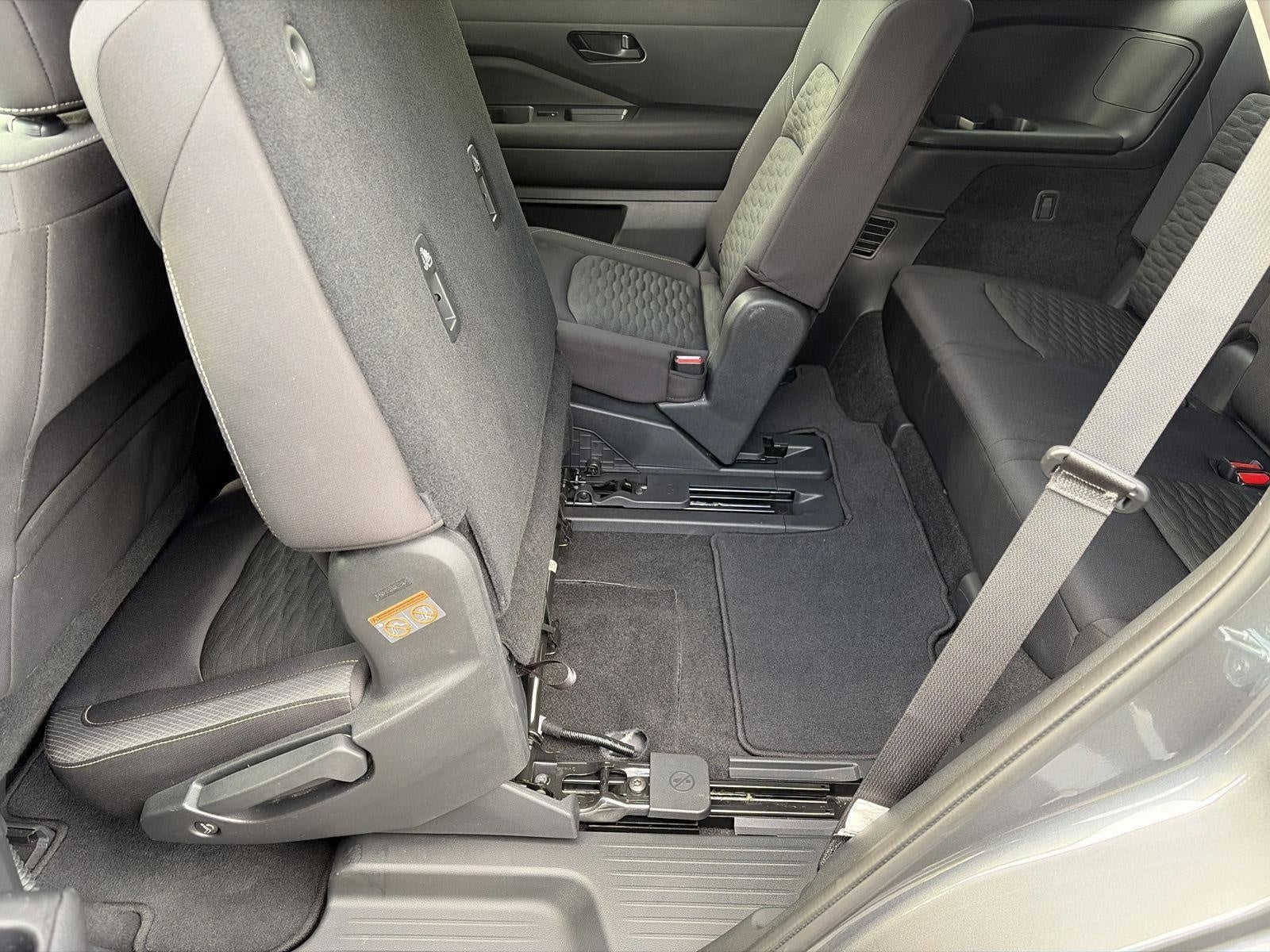 2023 Nissan Pathfinder SV 4WD