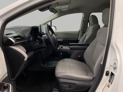 2022 Toyota Sienna LE FWD 8-Passenger