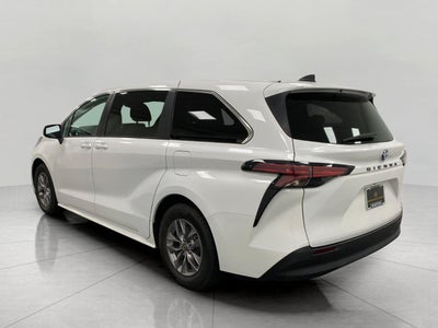 2022 Toyota Sienna LE FWD 8-Passenger