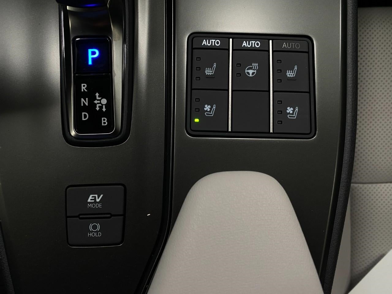 2026 Lexus UX UX 300h F SPORT Design AWD
